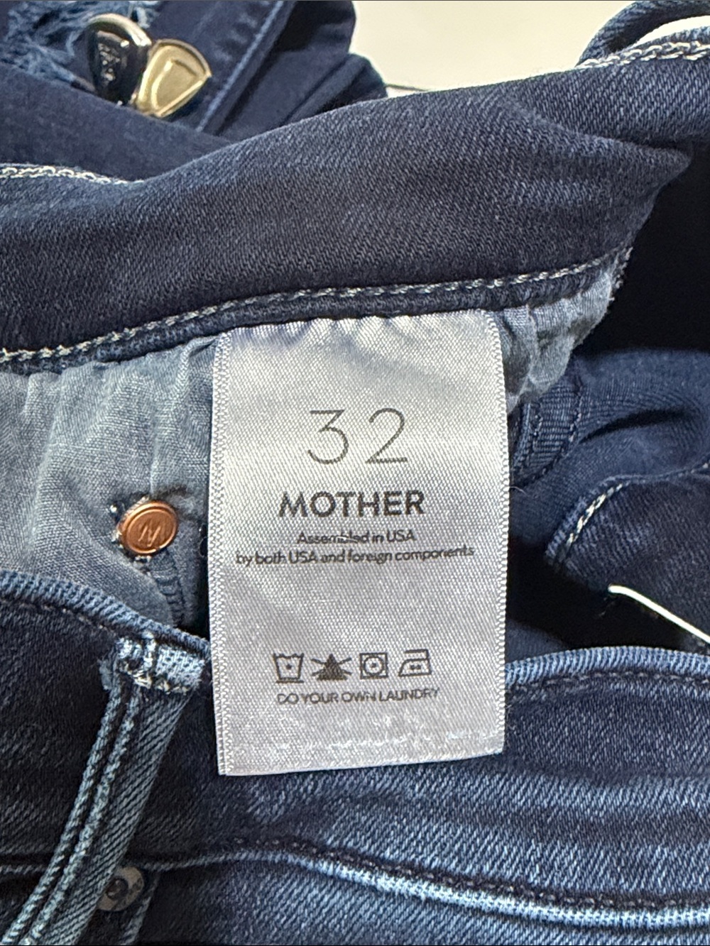 MOTHER The Weekender Mid Rise Flared dark Jeans Chip On My Shoulder 14 - Picture 8 of 9